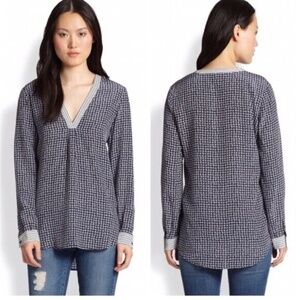 Joie Blouse Women's XS 100%‎ Silk V-Neck Navy Star Carven Tunic Pullover